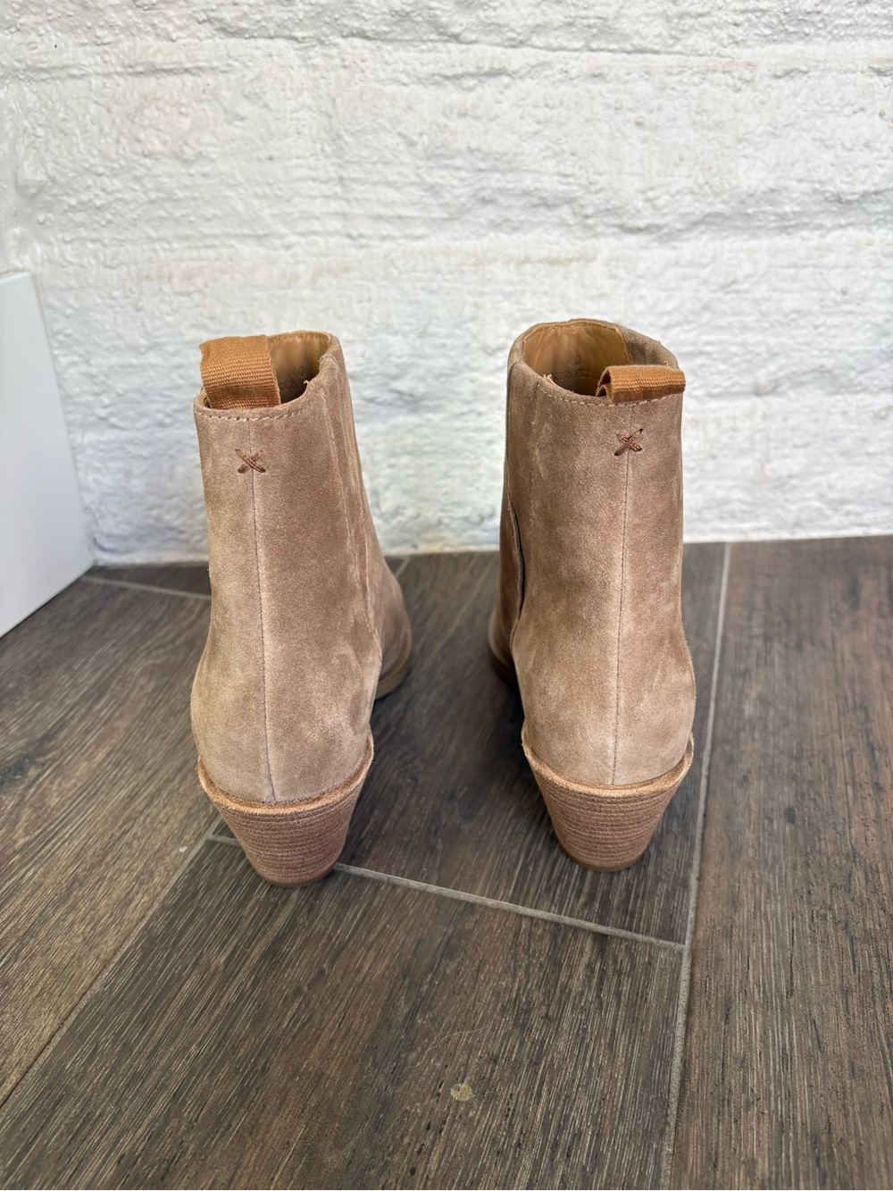 rag & bone woman’s tan Suede Chukka Boots size 10 - Picture 2 of 11